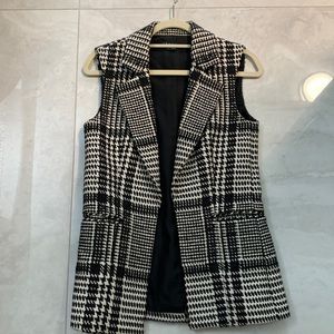 Theory tweed vest